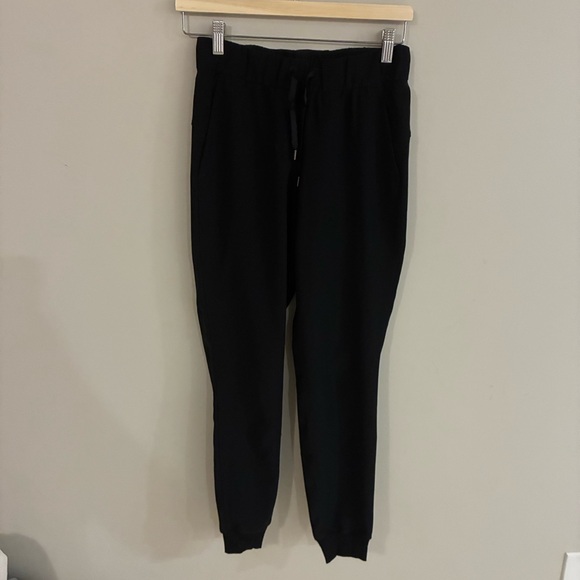 Lululemon Black On The Fly Jogger - Picture 3 of 5